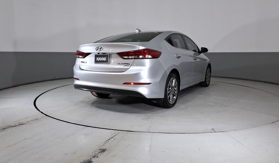 Hyundai Elantra 2.0 LIMITED TECH NAVI AT Sedan 2017