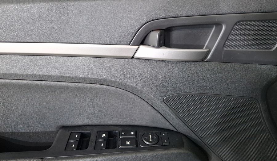 Hyundai Elantra 2.0 LIMITED TECH NAVI AT Sedan 2017