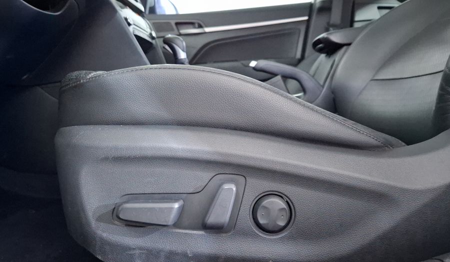 Hyundai Elantra 2.0 LIMITED TECH NAVI AT Sedan 2017