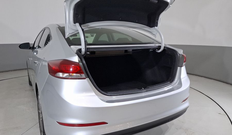 Hyundai Elantra 2.0 LIMITED TECH NAVI AT Sedan 2017