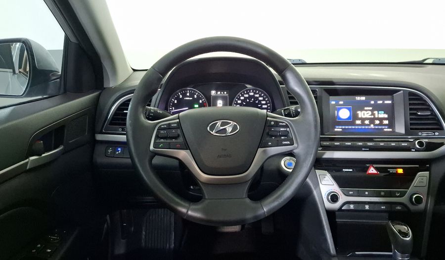 Hyundai Elantra 2.0 LIMITED TECH NAVI AT Sedan 2017