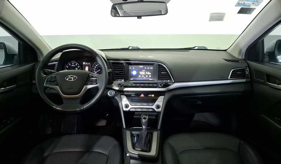 Hyundai Elantra 2.0 LIMITED TECH NAVI AT Sedan 2017