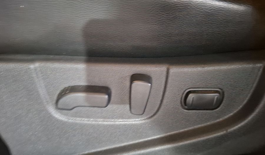 Nissan Rogue 2.5 ADVANCE CVT Suv 2012