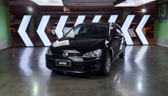 Volkswagen • Golf