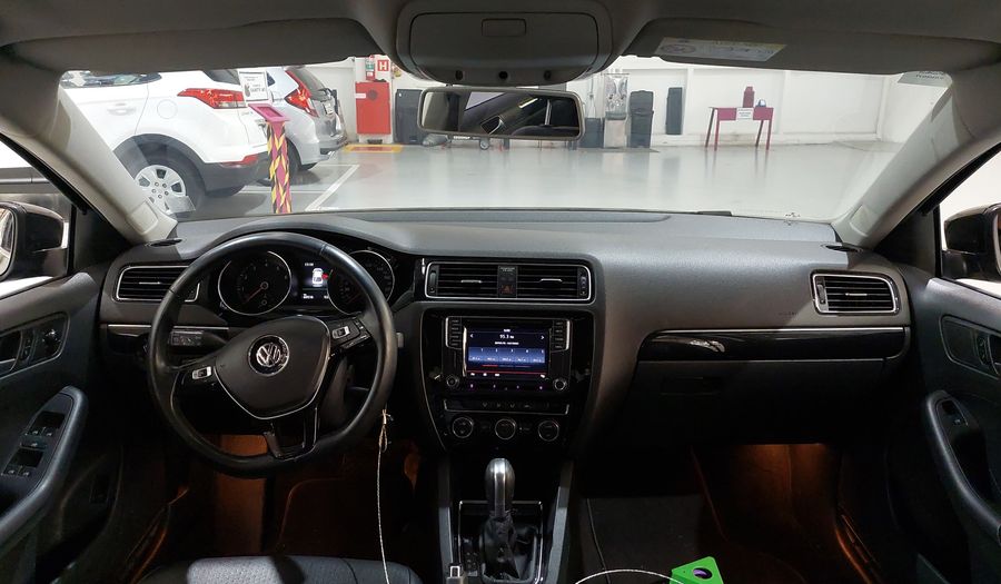 Volkswagen Jetta 2.0 TSI HIGHLINE DSG Sedan 2016