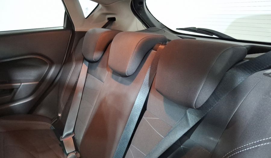 Ford Fiesta 1.6 SE AT Hatchback 2017