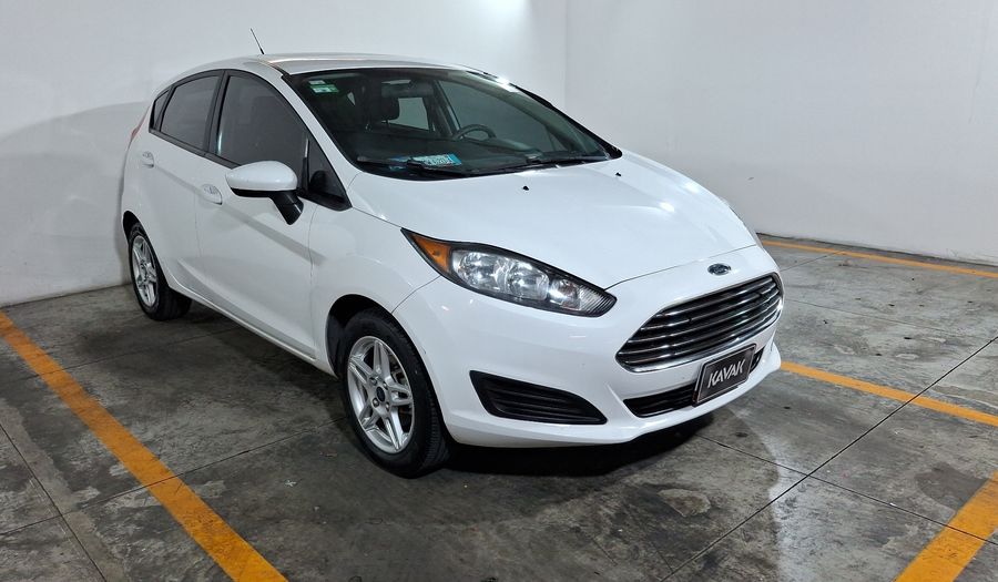 Ford Fiesta 1.6 SE AT Hatchback 2017