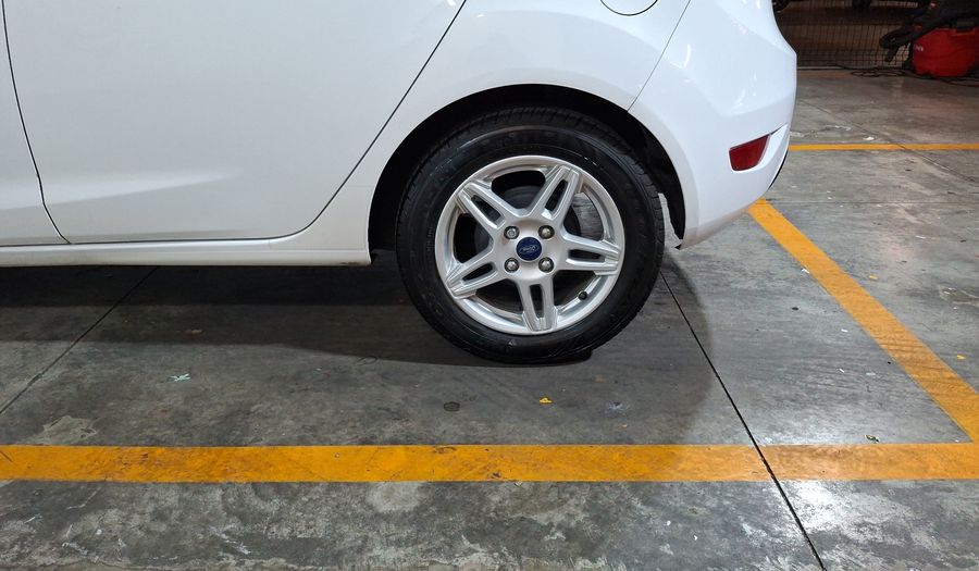 Ford Fiesta 1.6 SE AT Hatchback 2017