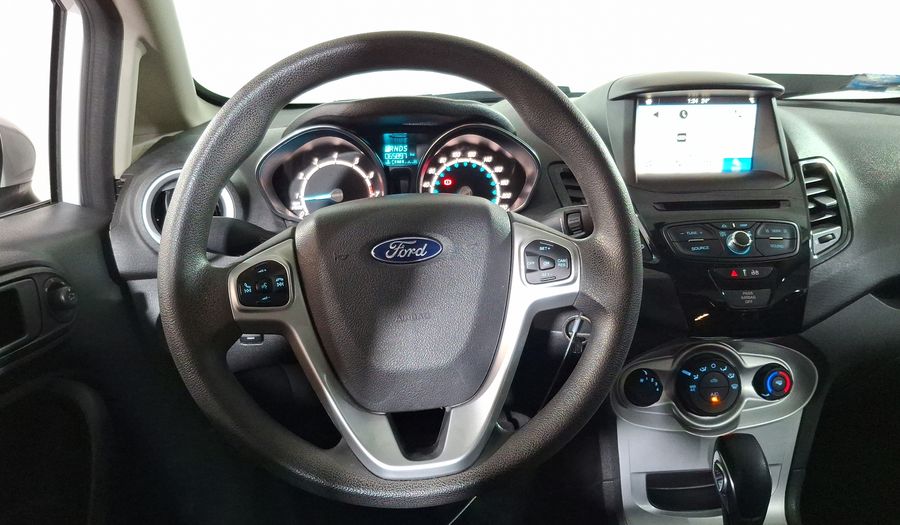 Ford Fiesta 1.6 SE AT Hatchback 2017