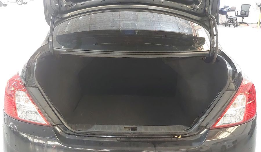 Nissan Versa FLEX MANUAL Sedan 2017