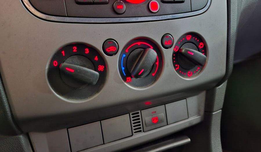 Ford Focus Ii 2.0 TREND Sedan 2013