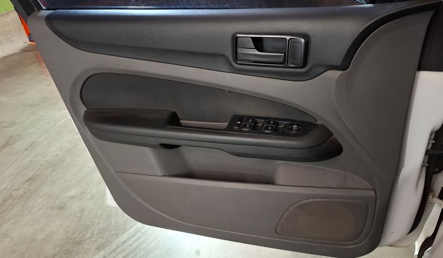 Ford Focus Ii 2.0 TREND Sedan 2013