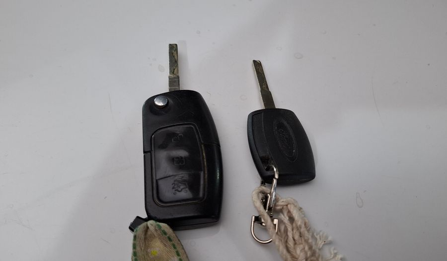 Ford Focus Ii 2.0 TREND Sedan 2013