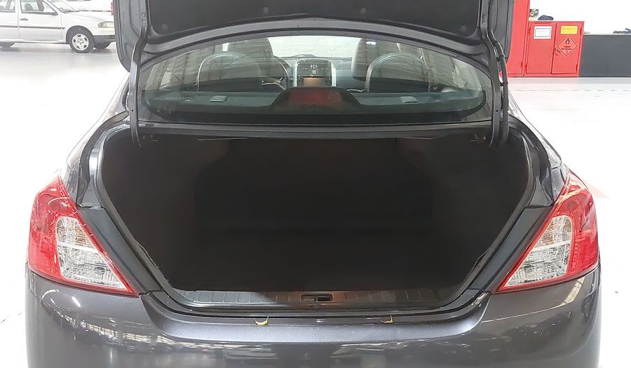 Nissan Versa START UNIQUE Sedan 2018