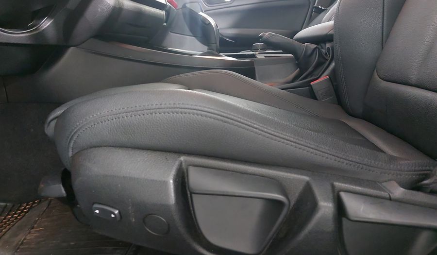 Bmw Serie 1 2.0 120IA SPORT LINE AUTO Hatchback 2017