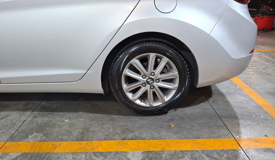 Hyundai Elantra 1.8 GLS PREMIUM AT Sedan 2015