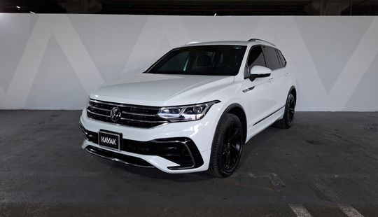 Volkswagen • Tiguan