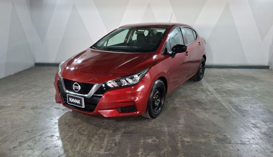 Nissan • Versa