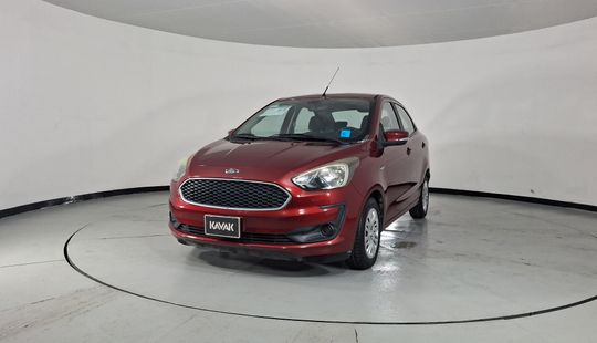 2019 • 76,709 km • Automático