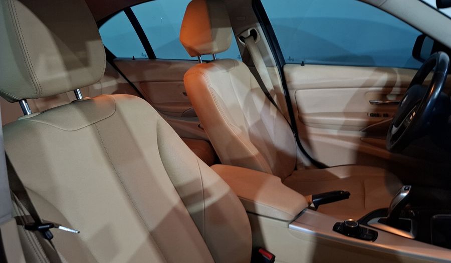 Bmw Serie 3 2.0 320IA Sedan 2014