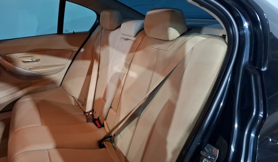 Bmw Serie 3 2.0 320IA Sedan 2014