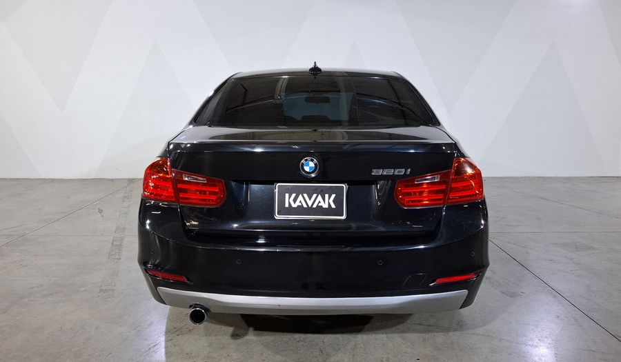 Bmw Serie 3 2.0 320IA Sedan 2014