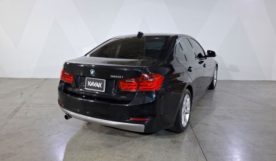 Bmw Serie 3 2.0 320IA Sedan 2014