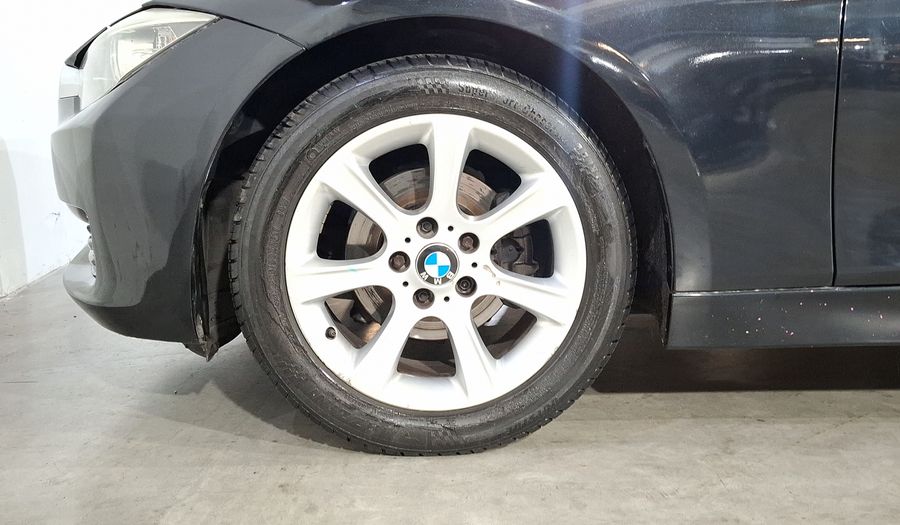 Bmw Serie 3 2.0 320IA Sedan 2014