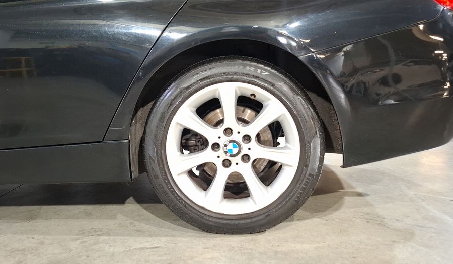 Bmw Serie 3 2.0 320IA Sedan 2014