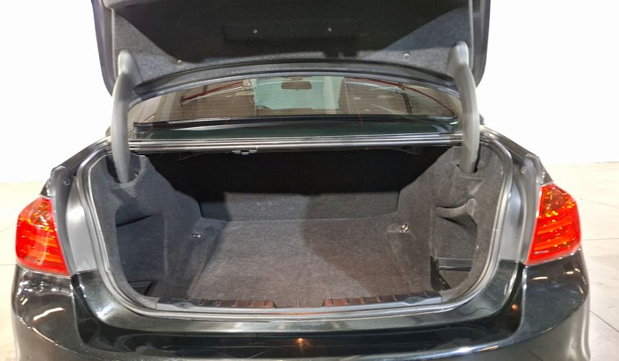 Bmw Serie 3 2.0 320IA Sedan 2014