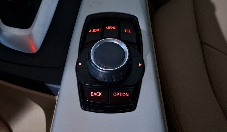 Bmw Serie 3 2.0 320IA Sedan 2014