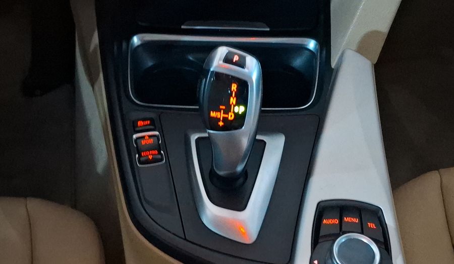 Bmw Serie 3 2.0 320IA Sedan 2014