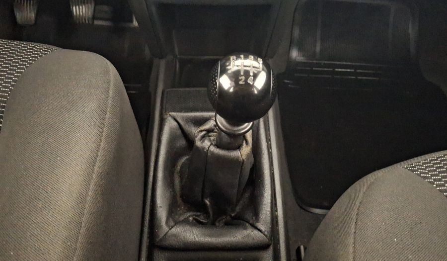 Chevrolet Aveo 1.6 MT F Sedan 2013