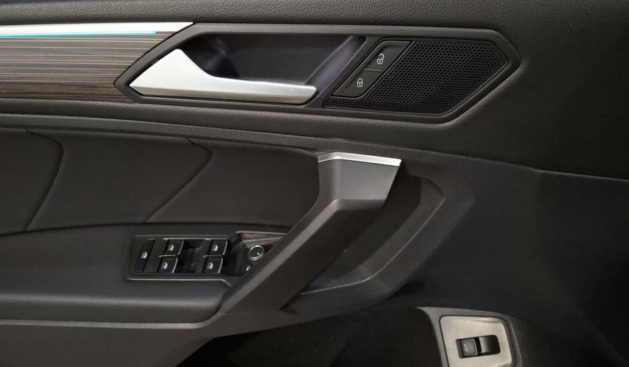 Volkswagen Tiguan 2.0 R-LINE DCT 4WD Suv 2023