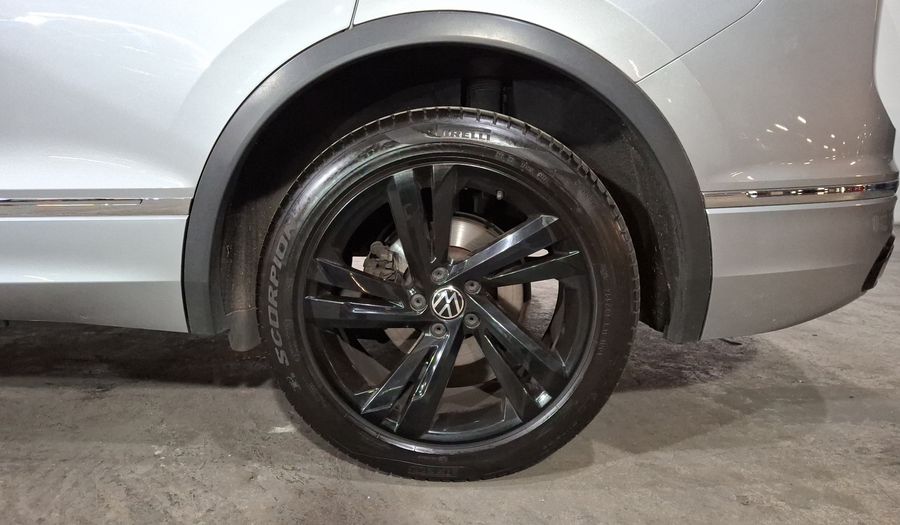 Volkswagen Tiguan 2.0 R-LINE DCT 4WD Suv 2023