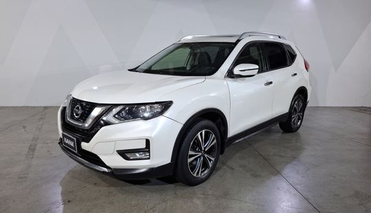 2018 • 96,027 km • Automático