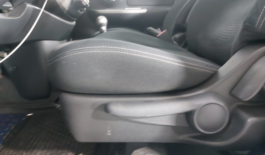 Nissan March 1.6 ADVANCE AT Hatchback 2016