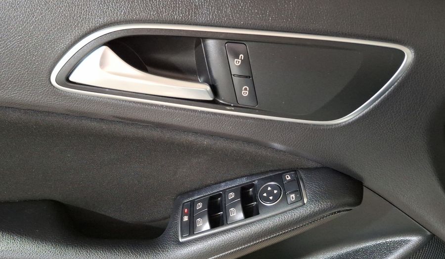 Mercedes Benz Clase A 1.6 180 CGI 7G-DCT Hatchback 2014