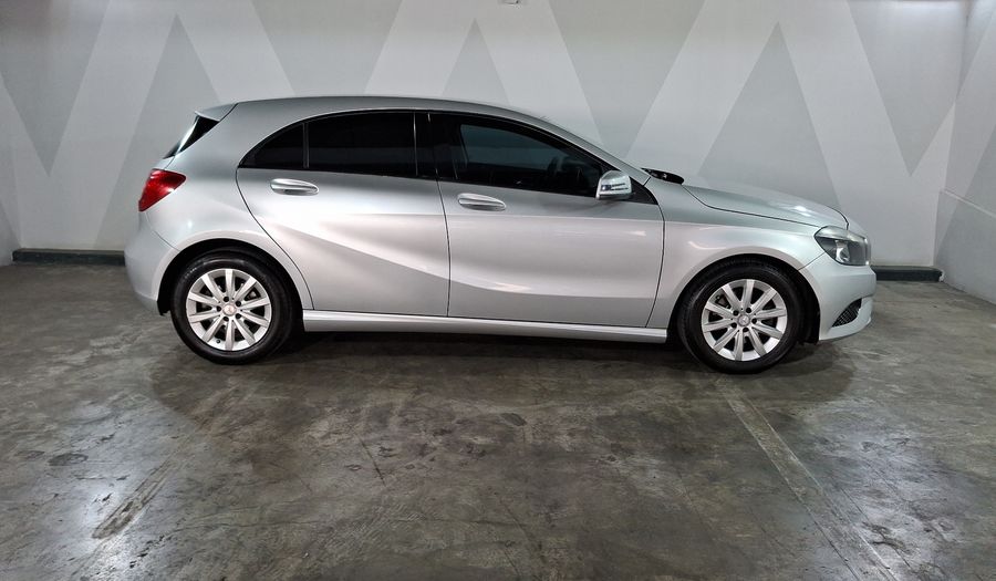 Mercedes Benz Clase A 1.6 180 CGI 7G-DCT Hatchback 2014