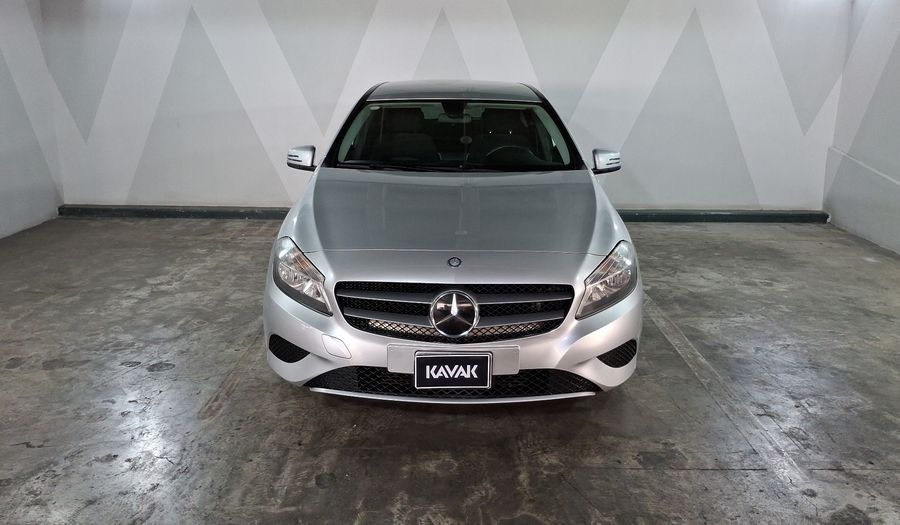 Mercedes Benz Clase A 1.6 180 CGI 7G-DCT Hatchback 2014