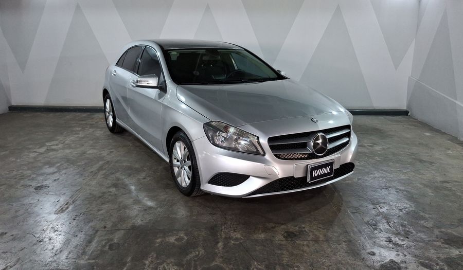 Mercedes Benz Clase A 1.6 180 CGI 7G-DCT Hatchback 2014