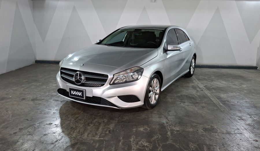 Mercedes Benz Clase A 1.6 180 CGI 7G-DCT Hatchback 2014