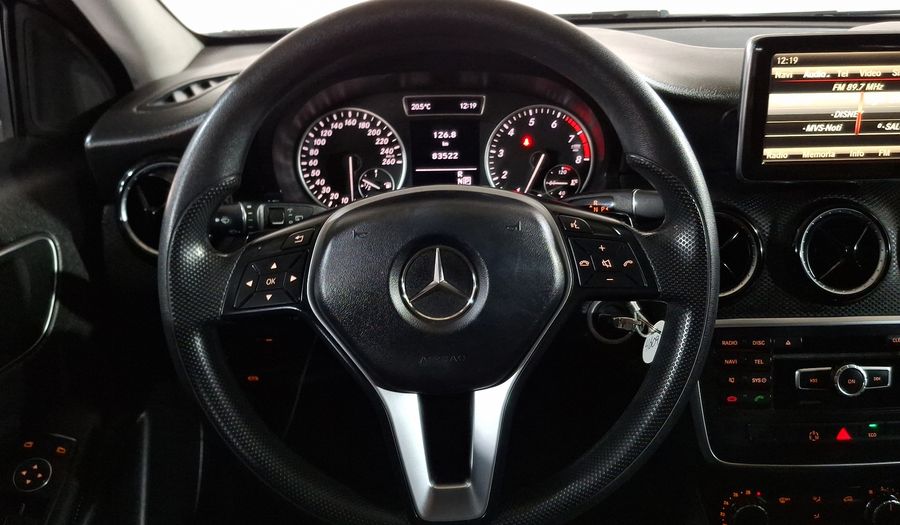 Mercedes Benz Clase A 1.6 180 CGI 7G-DCT Hatchback 2014