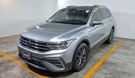Volkswagen • Tiguan