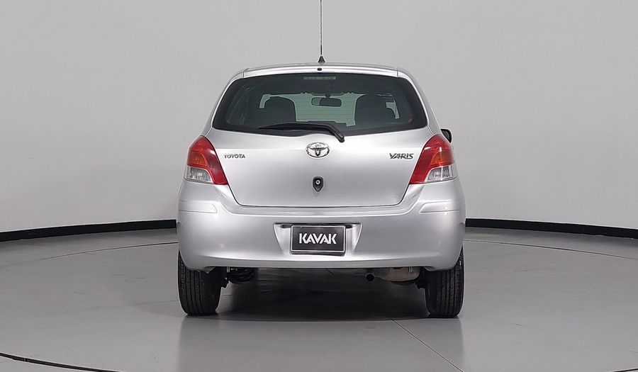 Toyota Yaris 1.5 PREMIUM AT 5PTAS Hatchback 2011
