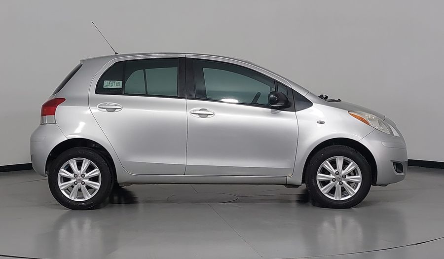 Toyota Yaris 1.5 PREMIUM AT 5PTAS Hatchback 2011
