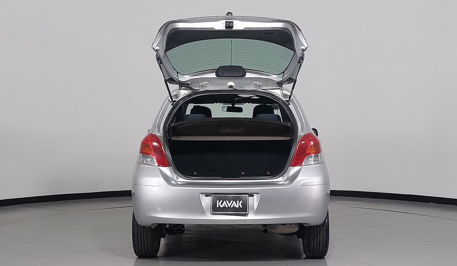 Toyota Yaris 1.5 PREMIUM AT 5PTAS Hatchback 2011