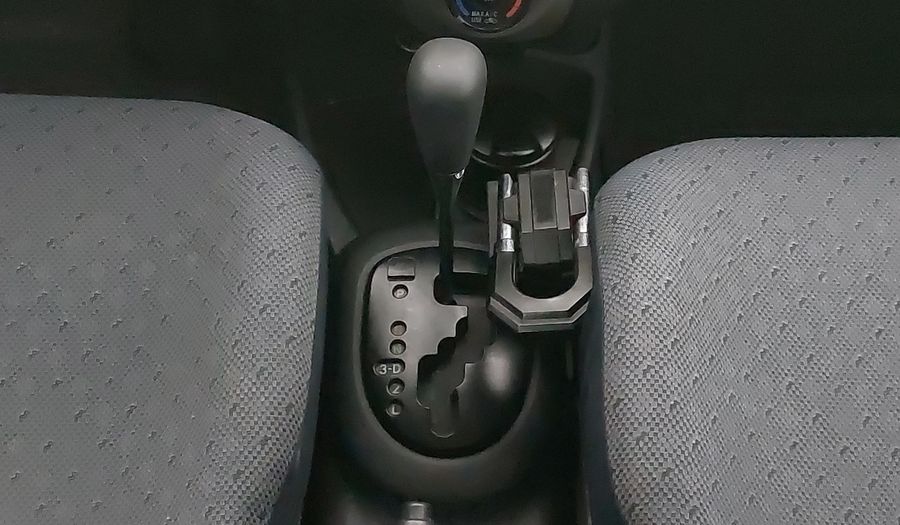 Toyota Yaris 1.5 PREMIUM AT 5PTAS Hatchback 2011