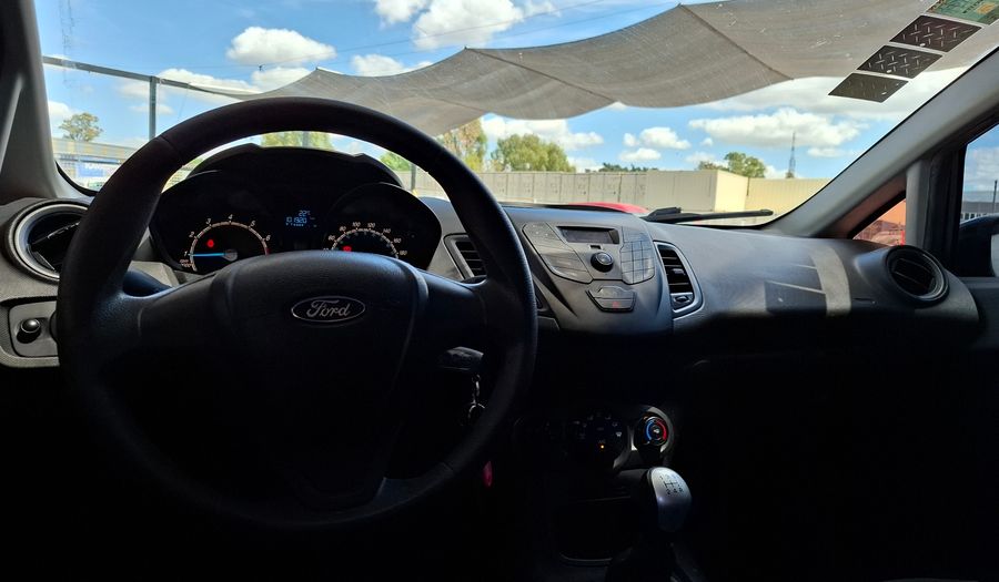 Ford Fiesta Kinetic Design 1.6 S Hatchback 2015