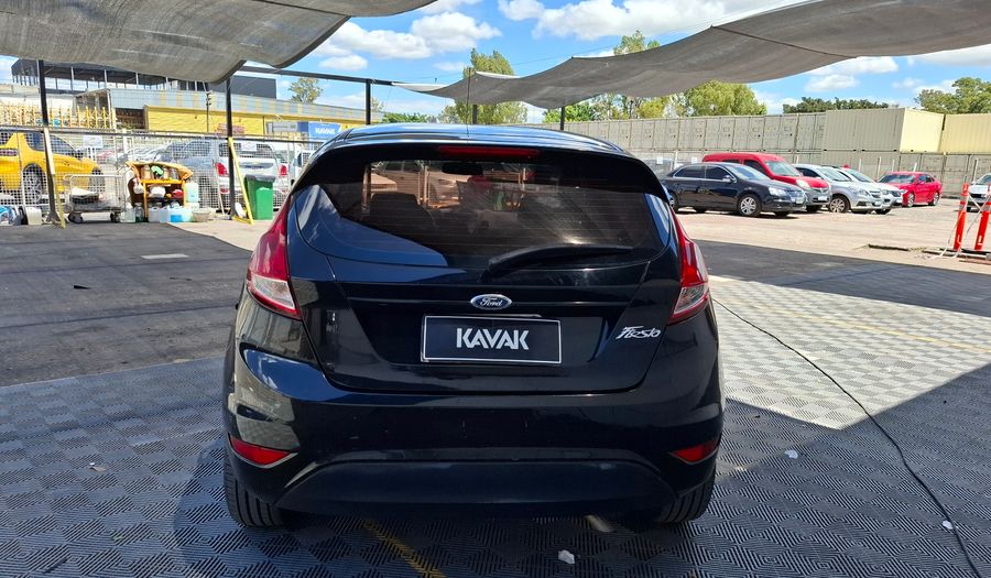 Ford Fiesta Kinetic Design 1.6 S Hatchback 2015